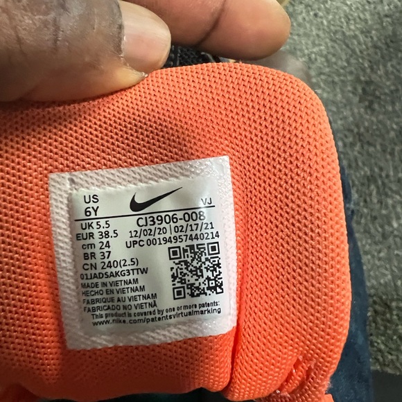 Nike Air Max 95 GS Black and Orange Sneakers- Size 6Y with Teal Accents - Picture 9 of 9